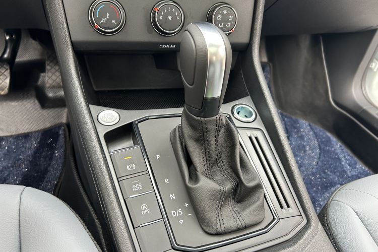 Volkswagen Lavida 2026 car image #16