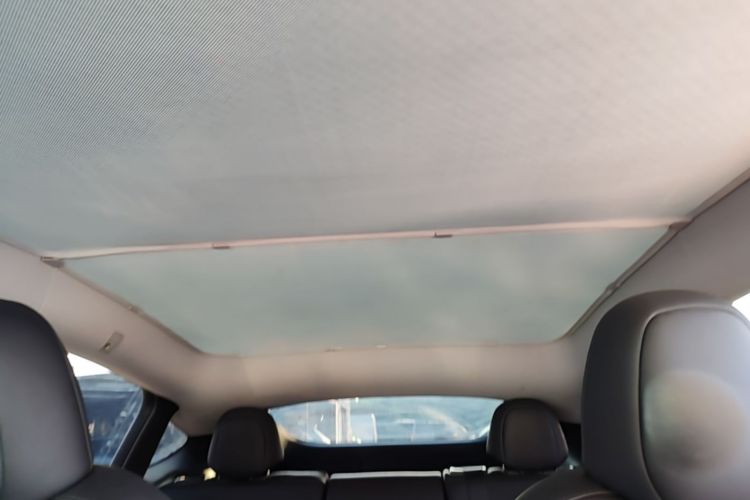 Tesla Model Y 2023 car image #20