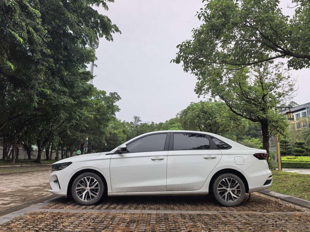 GEELY Emgrand 2023 #4 GEELY Emgrand 2023 imagem de carro #4