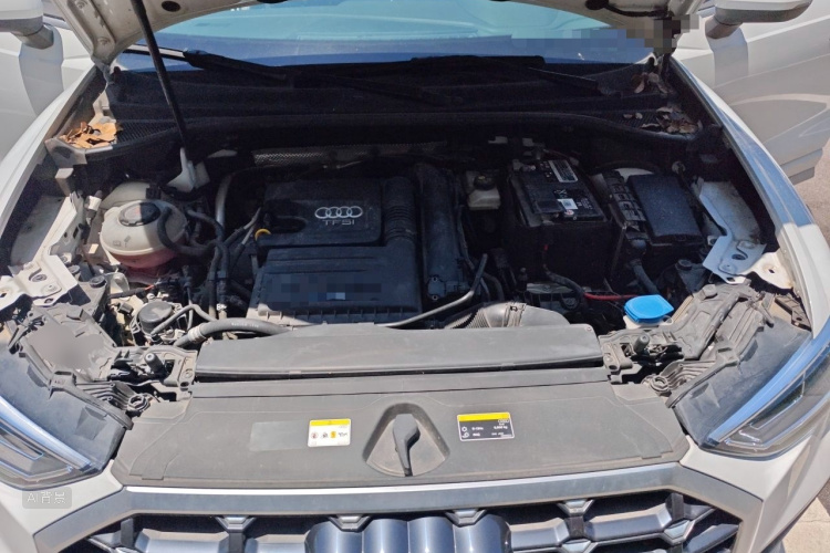 Audi Q3 2022 car image #22