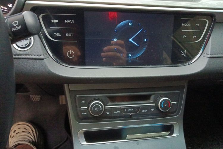 GEELY Emgrand 2019 car image #17