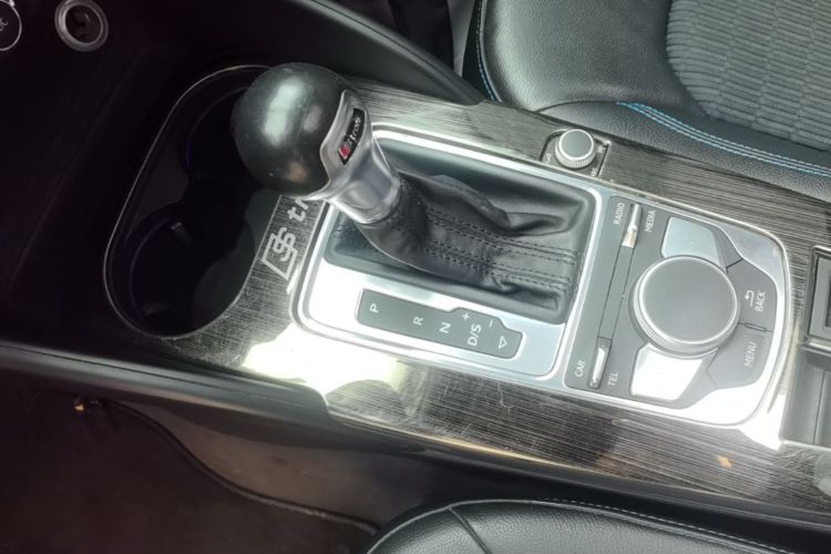 Audi A3 2017 immagine di auto #14