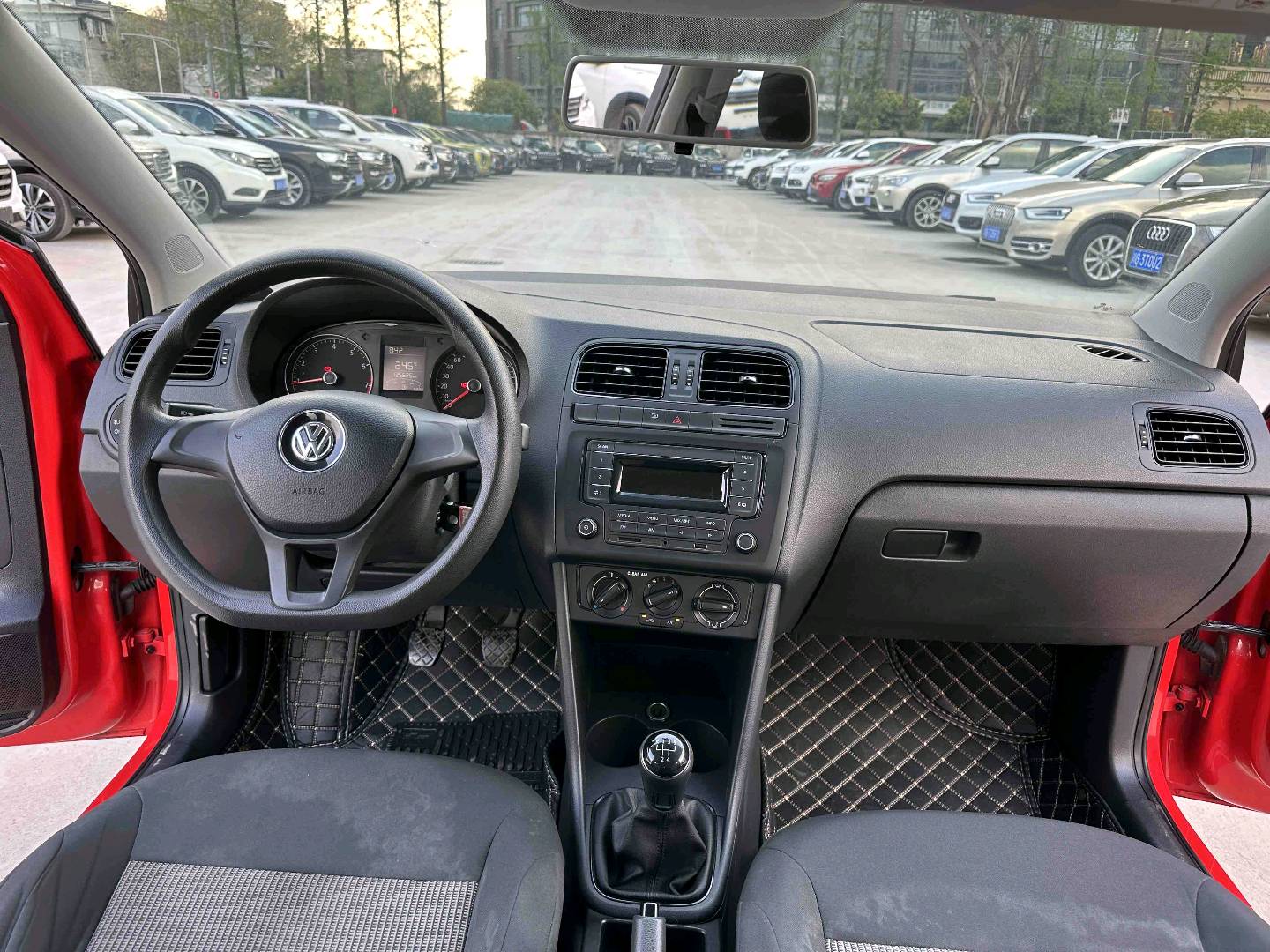 Volkswagen Polo 2017 car image #8
