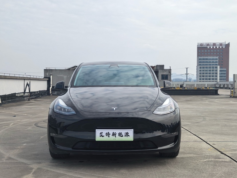 Tesla Model Y 2023 #2 Tesla Model Y 2023 изображение автомобиля #2