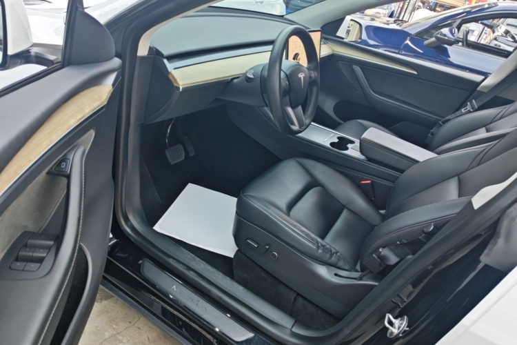 Tesla Model Y 2022 #16 Tesla Model Y 2022 car image #16