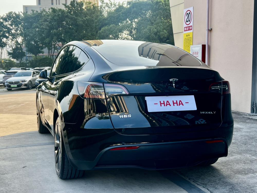 Tesla Model Y 2024 #4 Tesla Model Y 2024 immagine di auto #4