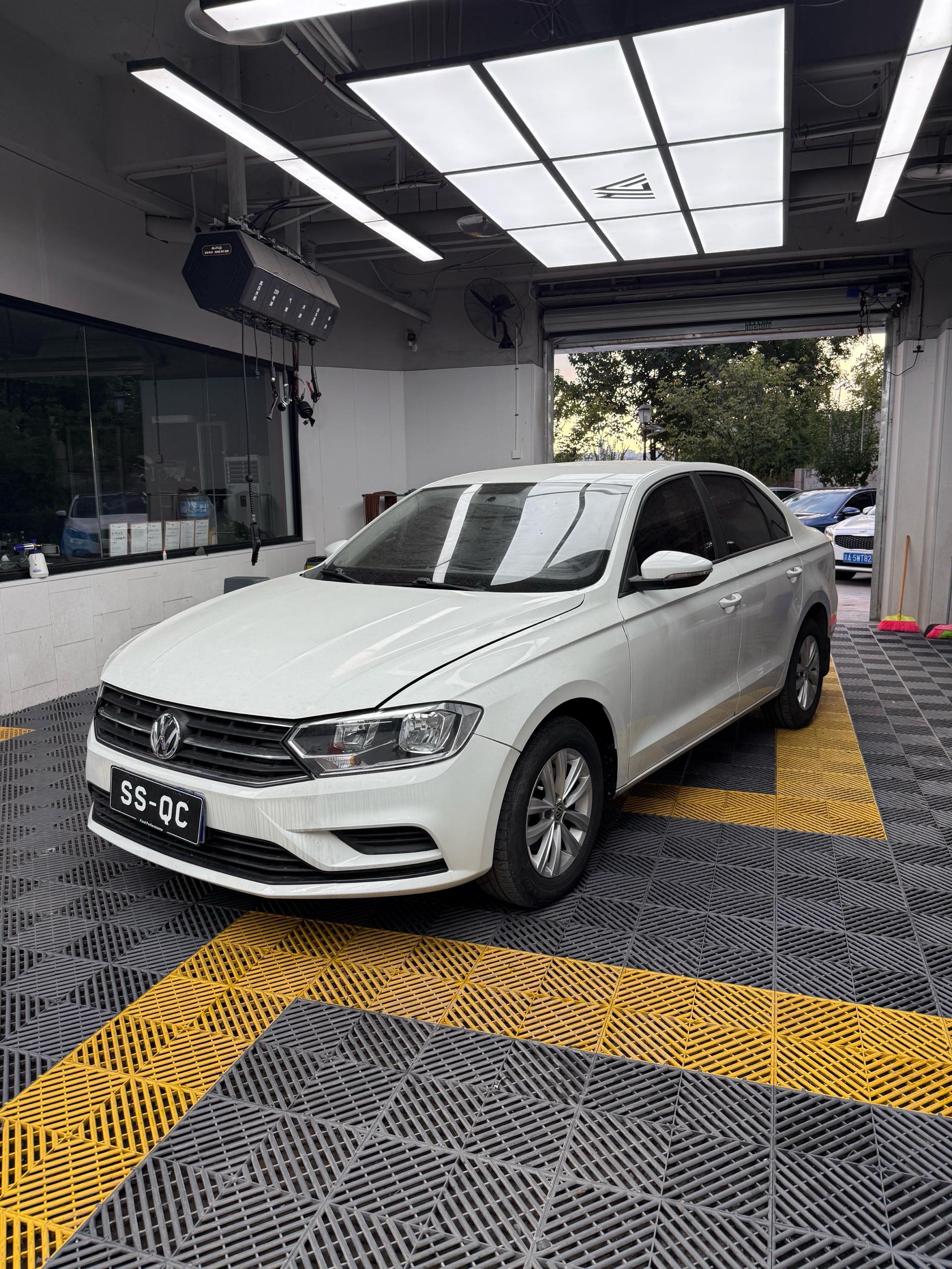 Volkswagen Bora 2017 car image 
