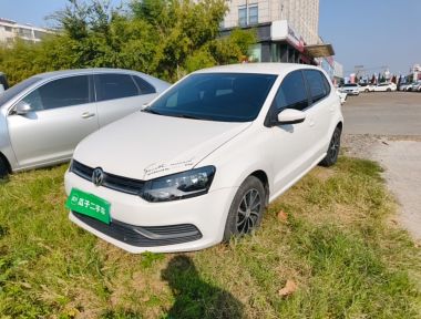 Volkswagen Polo 2016 car image 