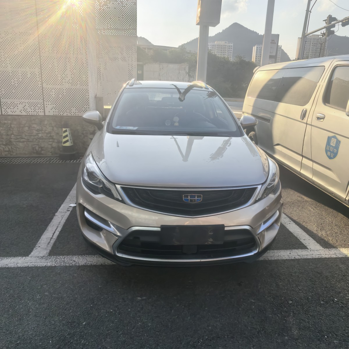 GEELY Emgrand GS 2017 car image #2