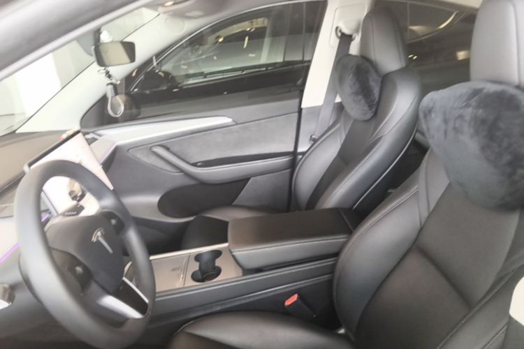 Tesla Model Y 2024 #15 Tesla Model Y 2024 car image #15