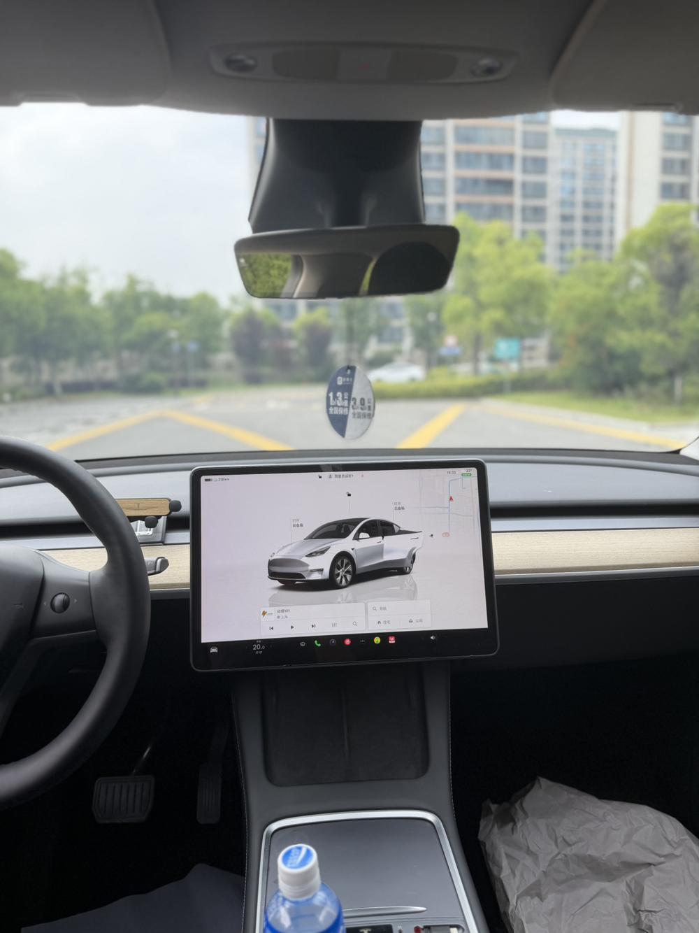 Tesla Model Y 2023 #9 Tesla Model Y 2023 car image #9