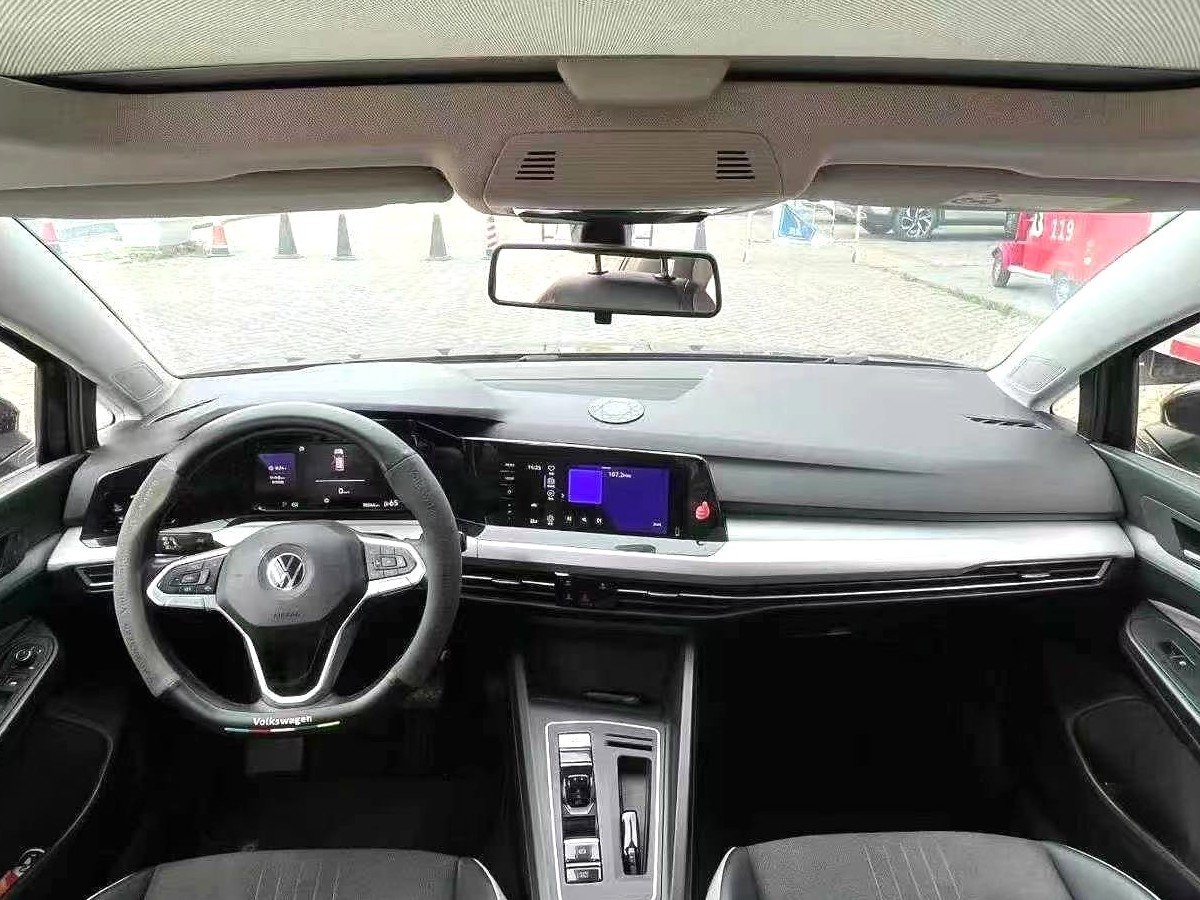 Volkswagen Golf 2021 car image #5