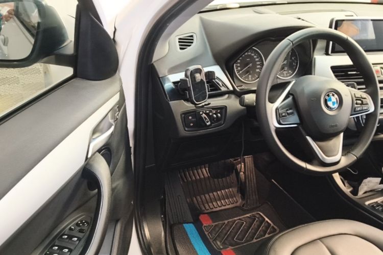 BMW X1 2017 #16 BMW X1 2017 car image #16