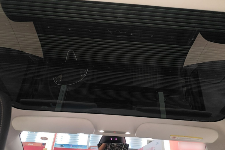 Tesla Model 3 2024 car image #18