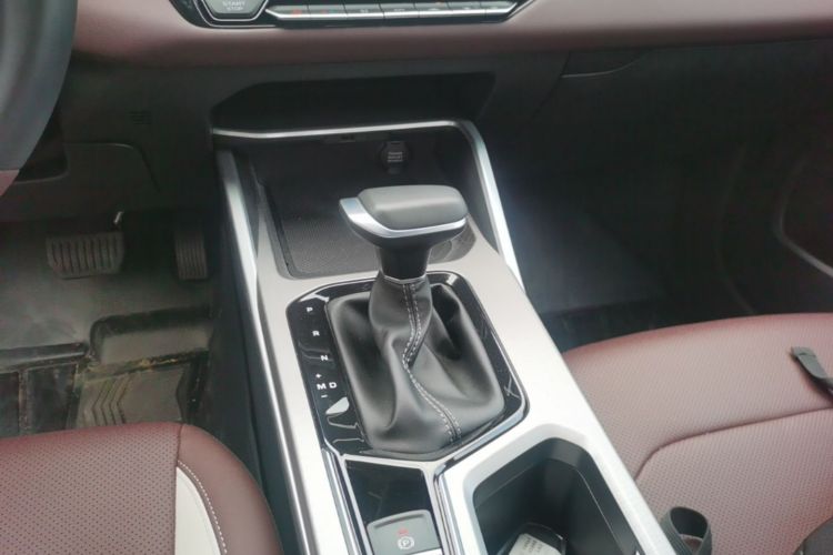 GEELY Emgrand 2025 #14 GEELY Emgrand 2025 car image #14