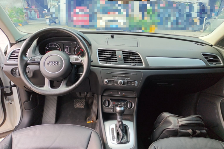 Audi Q3 2018 immagine di auto #10