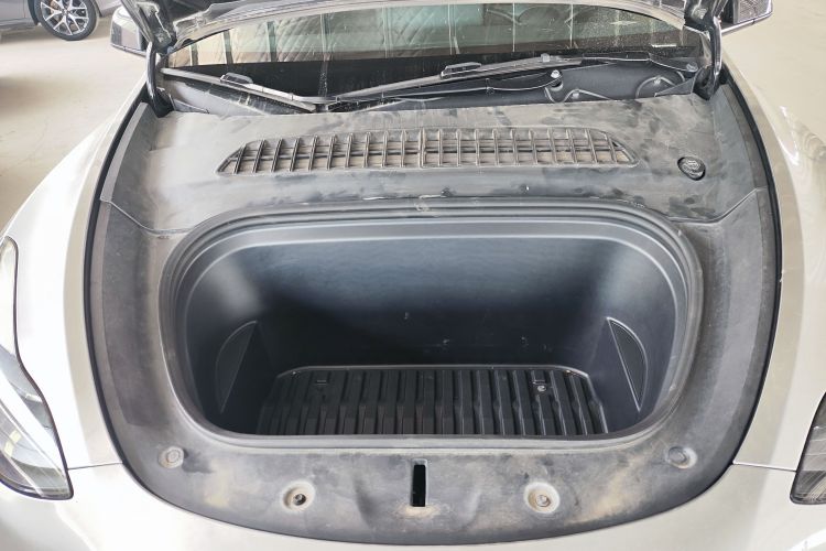 Tesla Model Y 2023 #22 Tesla Model Y 2023 car image #22