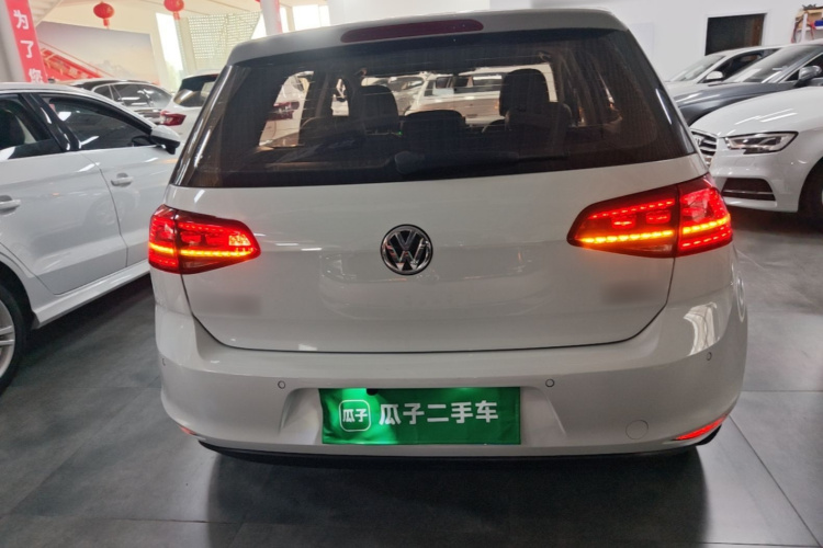 Volkswagen Golf 2015 car image #6