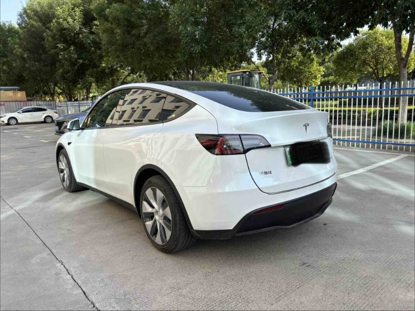 Tesla Model Y 2021 #4 Tesla Model Y 2021 car image #4