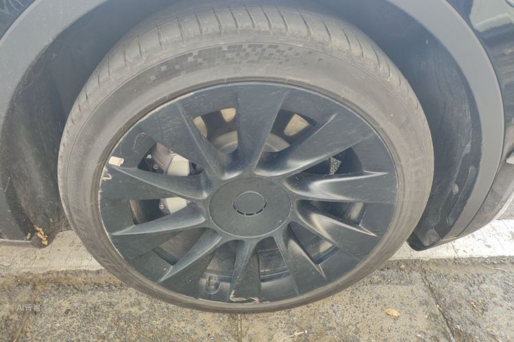 Tesla Model Y 2021 car image #9