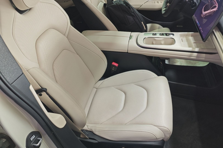 MI SU7 2025 car image #24
