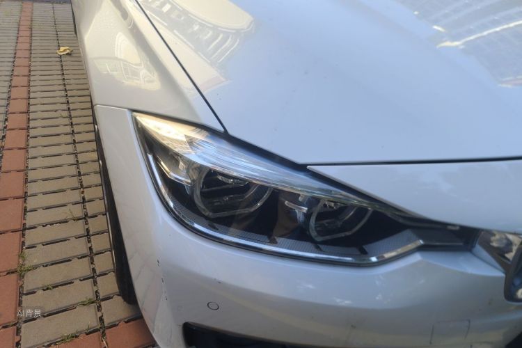 BMW 3 Series 2018 #8 BMW 3 Series 2018 car image #8