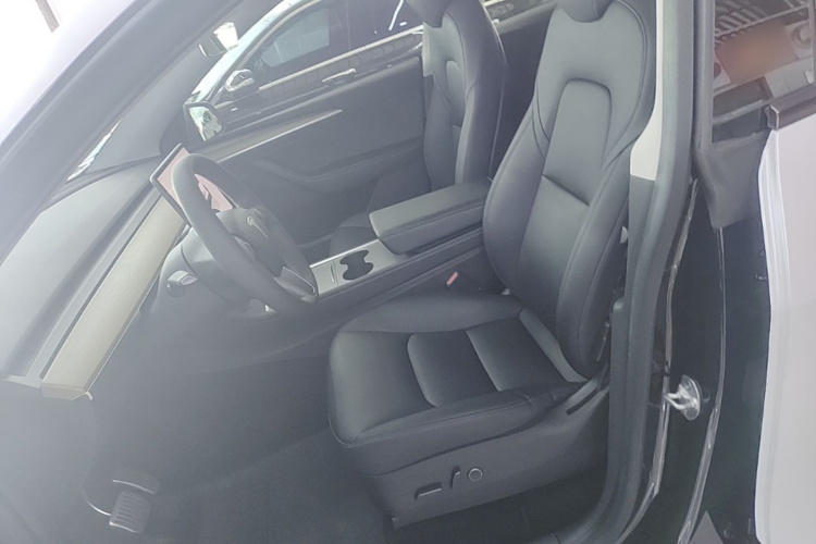 Tesla Model Y 2022 #15 Tesla Model Y 2022 car image #15