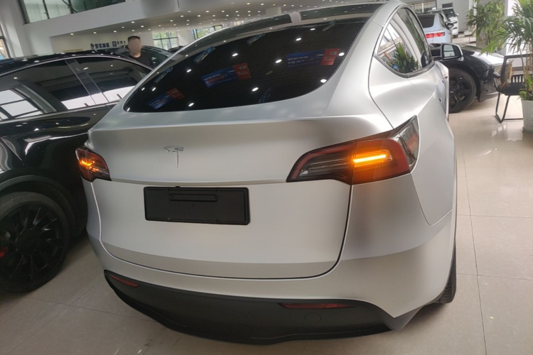 Tesla Model Y 2022 #6 Tesla Model Y 2022 immagine di auto #6