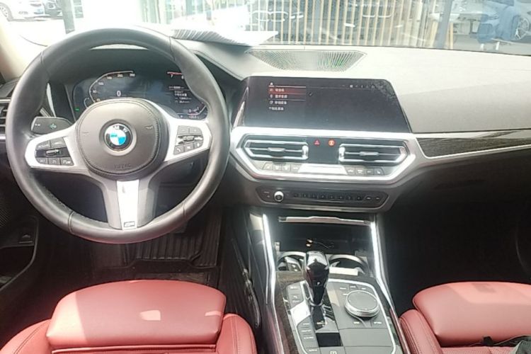BMW 3 Series 2022 #10 BMW 3 Series 2022 car image #10