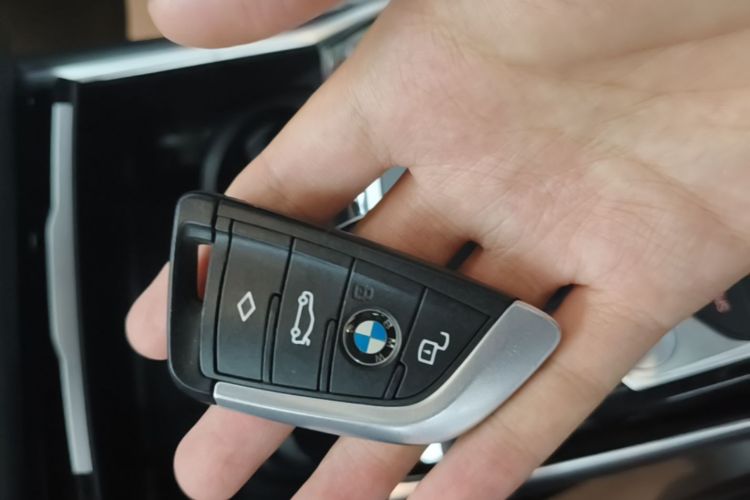 BMW 3 Series 2020 car image #9