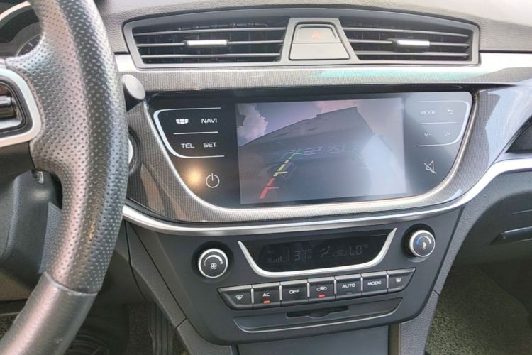 GEELY Emgrand 2017 #13 GEELY Emgrand 2017 car image #13
