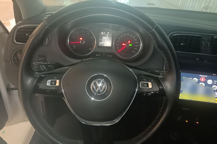 Volkswagen Polo 2018 car image #11