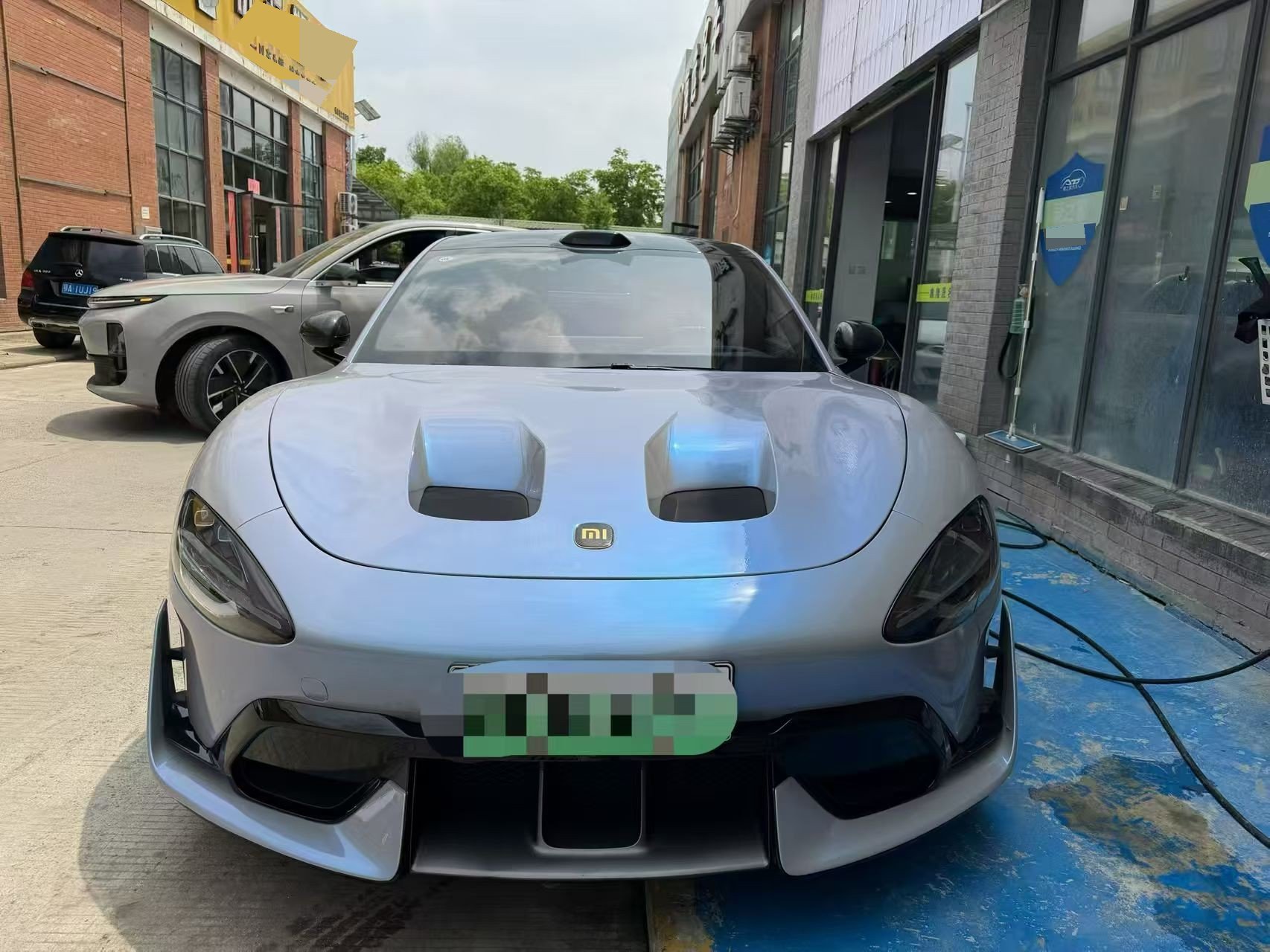 MI SU7 Ultra 2025 car image #2