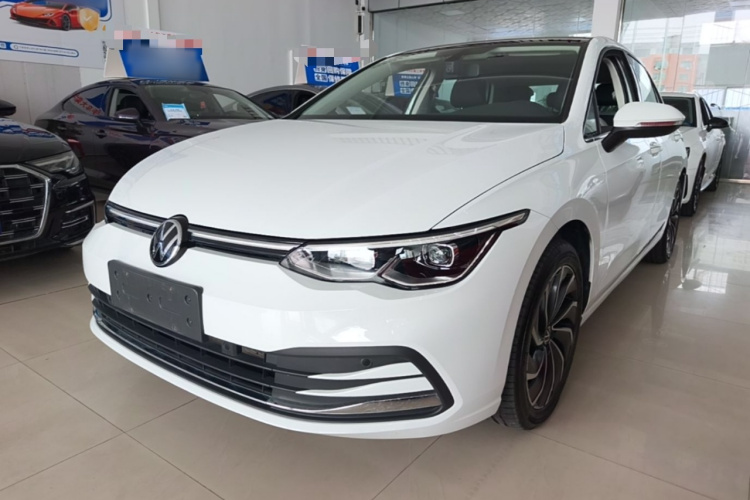 Volkswagen Golf 2024 car image #2
