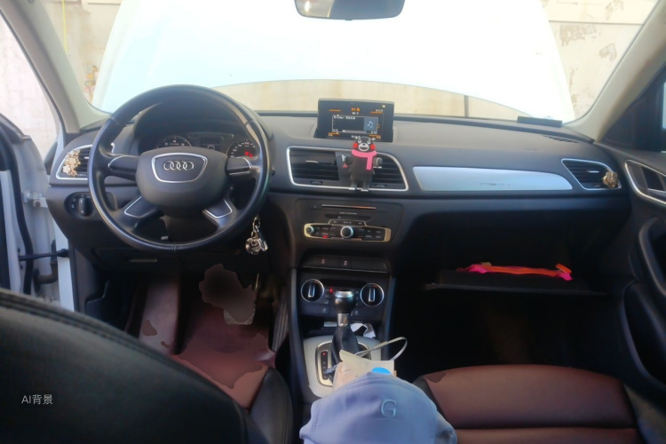 Audi Q3 2018 immagine di auto #11