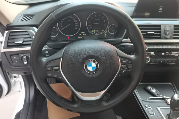 BMW 3 Series 2018 #15 BMW 3 Series 2018 car image #15