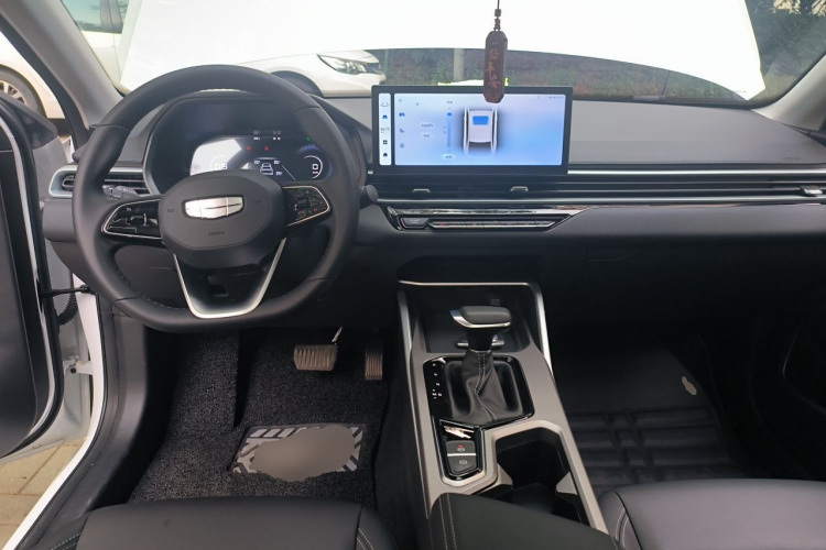 GEELY Emgrand 2025 #7 GEELY Emgrand 2025 car image #7
