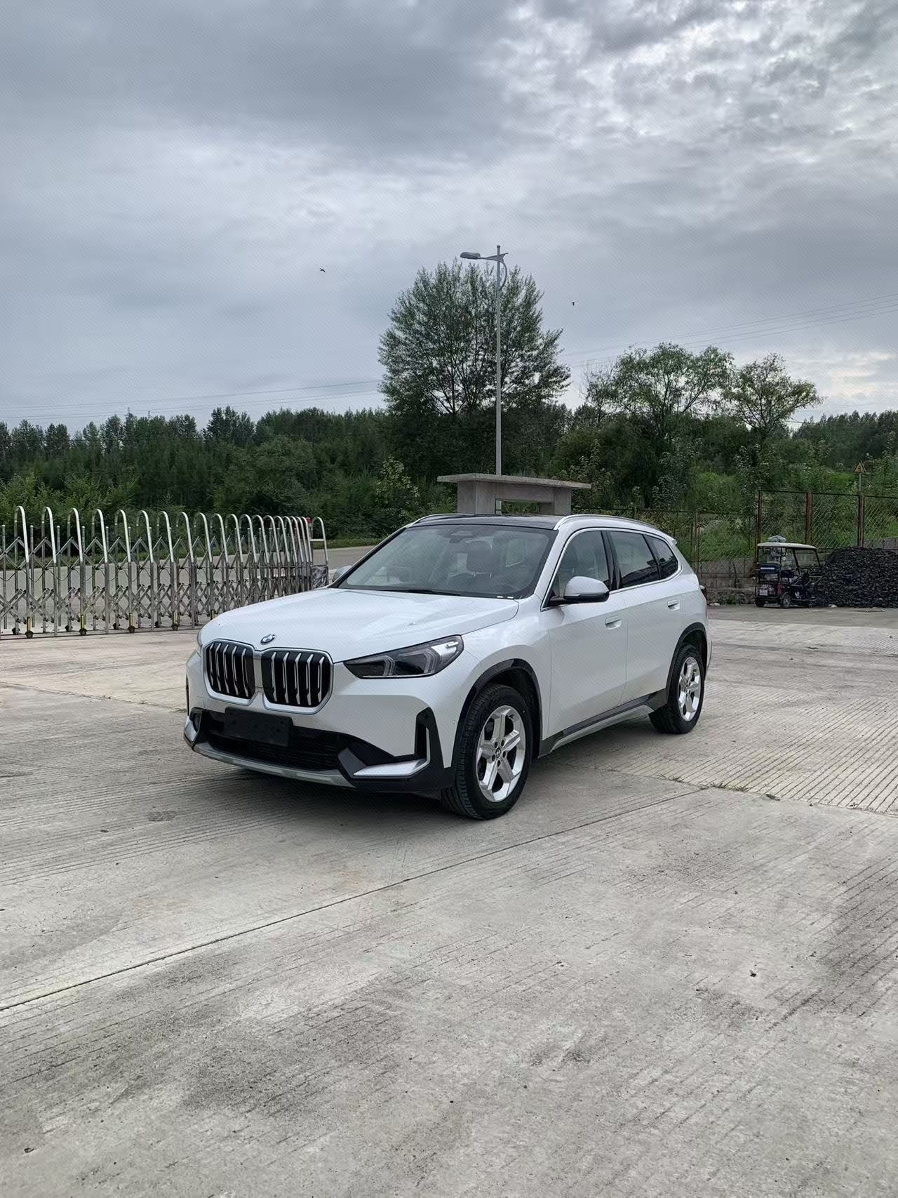 BMW X1 2023 BMW X1 2023 car image