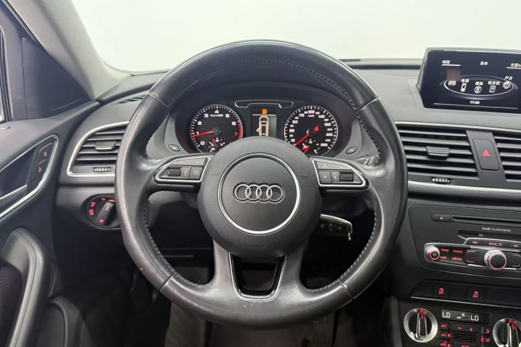 Audi Q3 2016 #11 Audi Q3 2016 car image #11