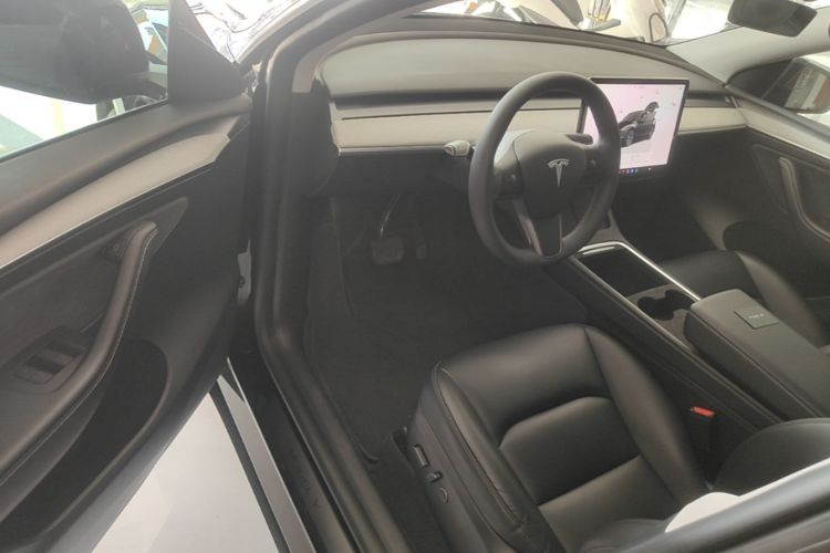 Tesla Model Y 2023 #16 Tesla Model Y 2023 immagine di auto #16