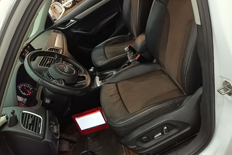 Audi Q3 2019 #15 Audi Q3 2019 car image #15