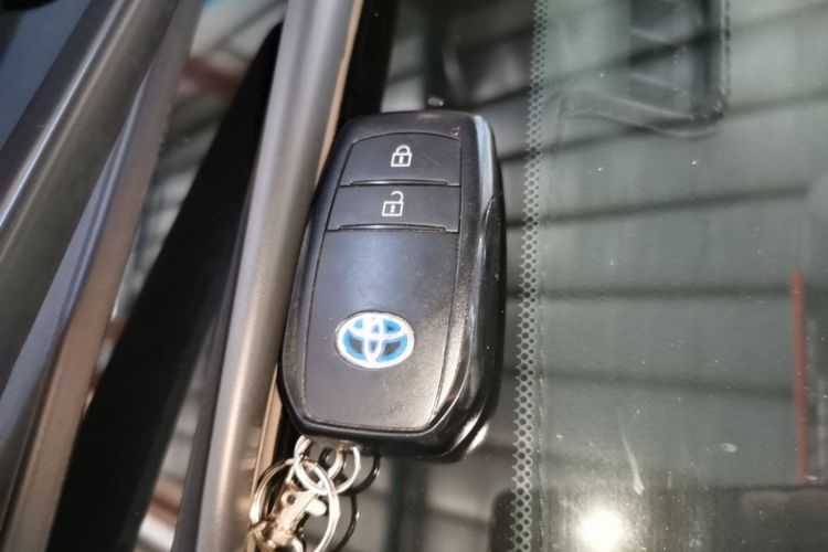 Toyota Corolla Cross 2023 immagine di auto #9
