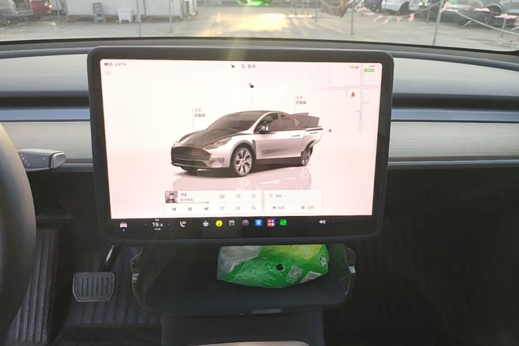 Tesla Model Y 2022 #17 Tesla Model Y 2022 car image #17