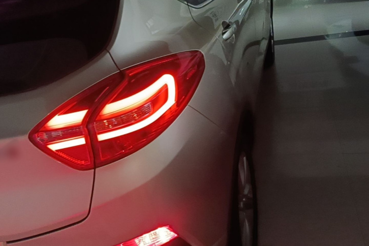 GEELY Emgrand GS 2018 car image #8