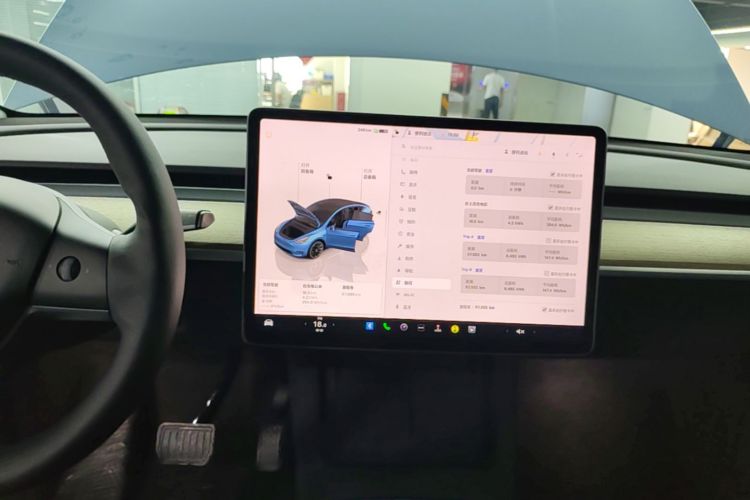 Tesla Model Y 2022 car image #13