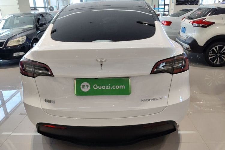 Tesla Model Y 2024 #6 Tesla Model Y 2024 immagine di auto #6