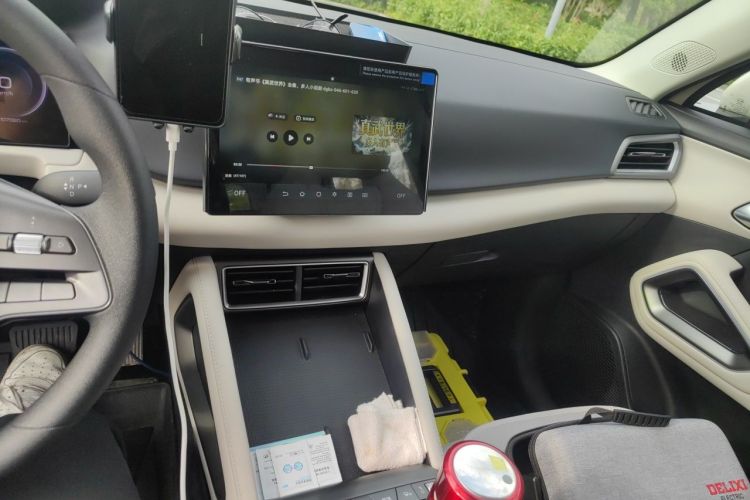 BYD YuanUP 2025 car image #13