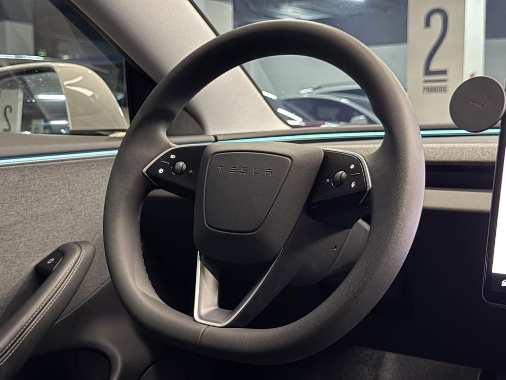 Tesla Model 3 2025 صورة سيارة #15