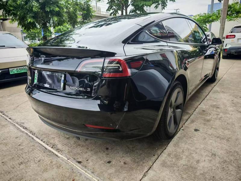 Tesla Model 3 2022 car image #3