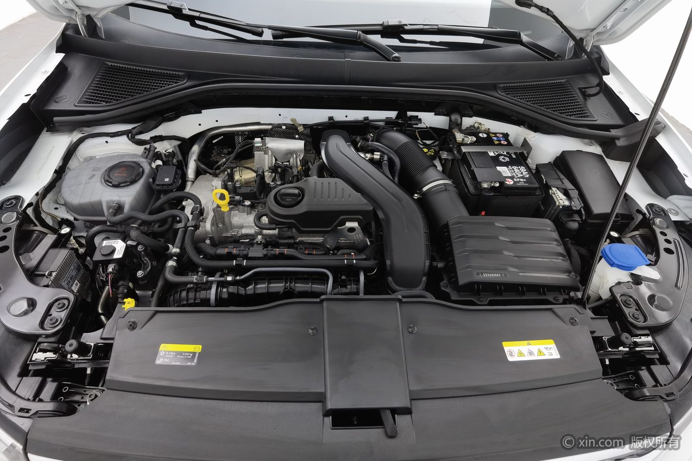 Volkswagen T-Roc 2025 car image #18